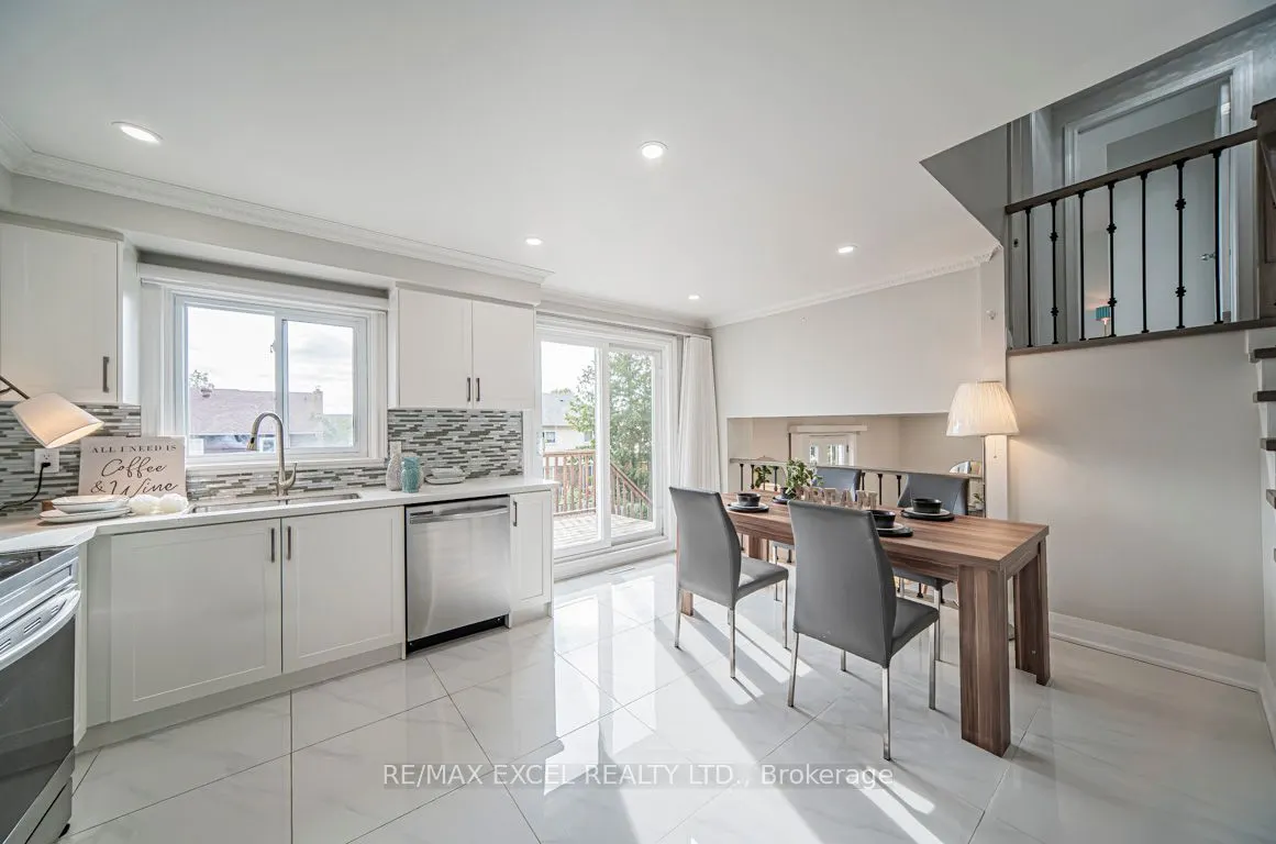 106 Alexmuir Boulevard
