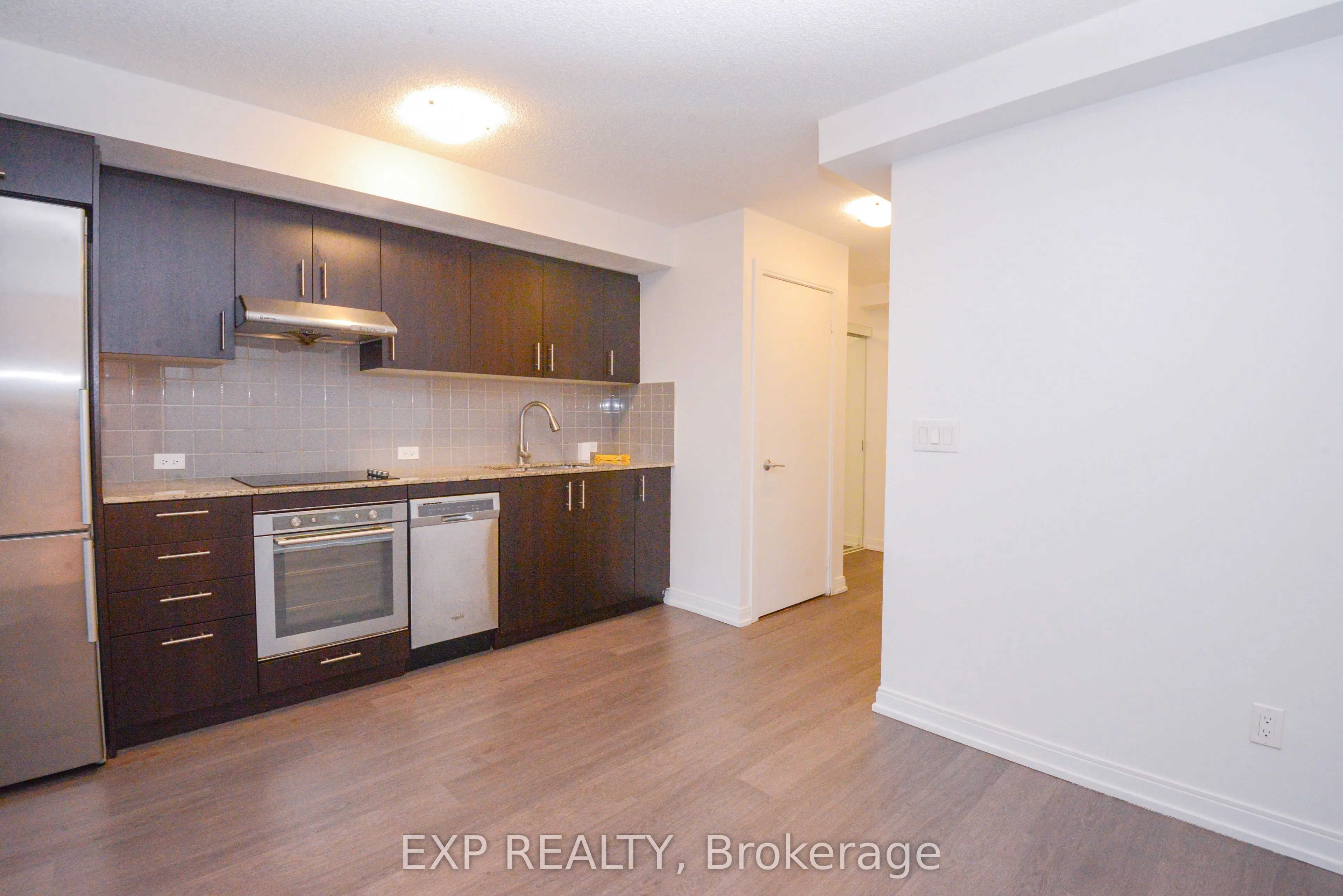 255 Village Green Square, #1009