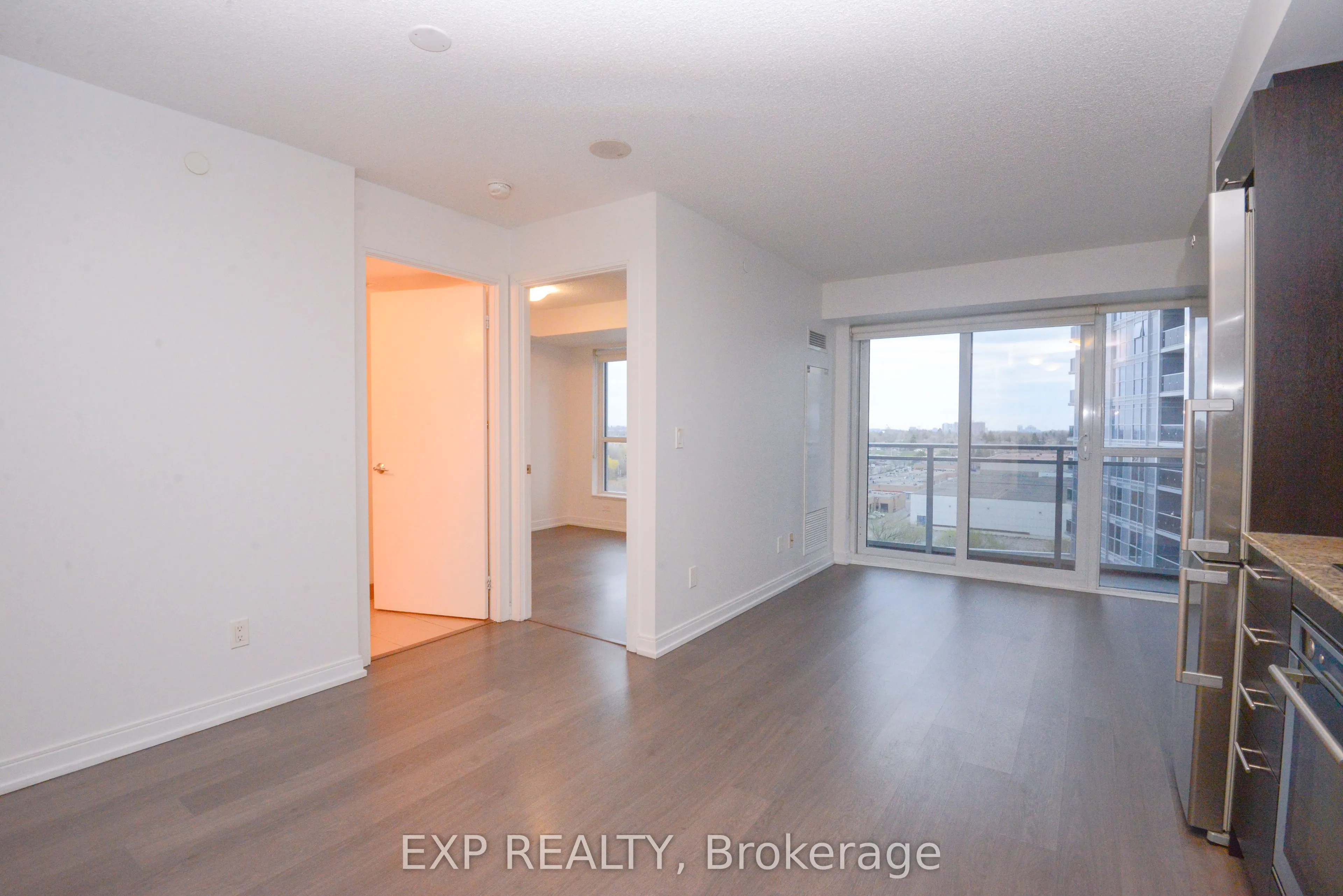 255 Village Green Square, #1009