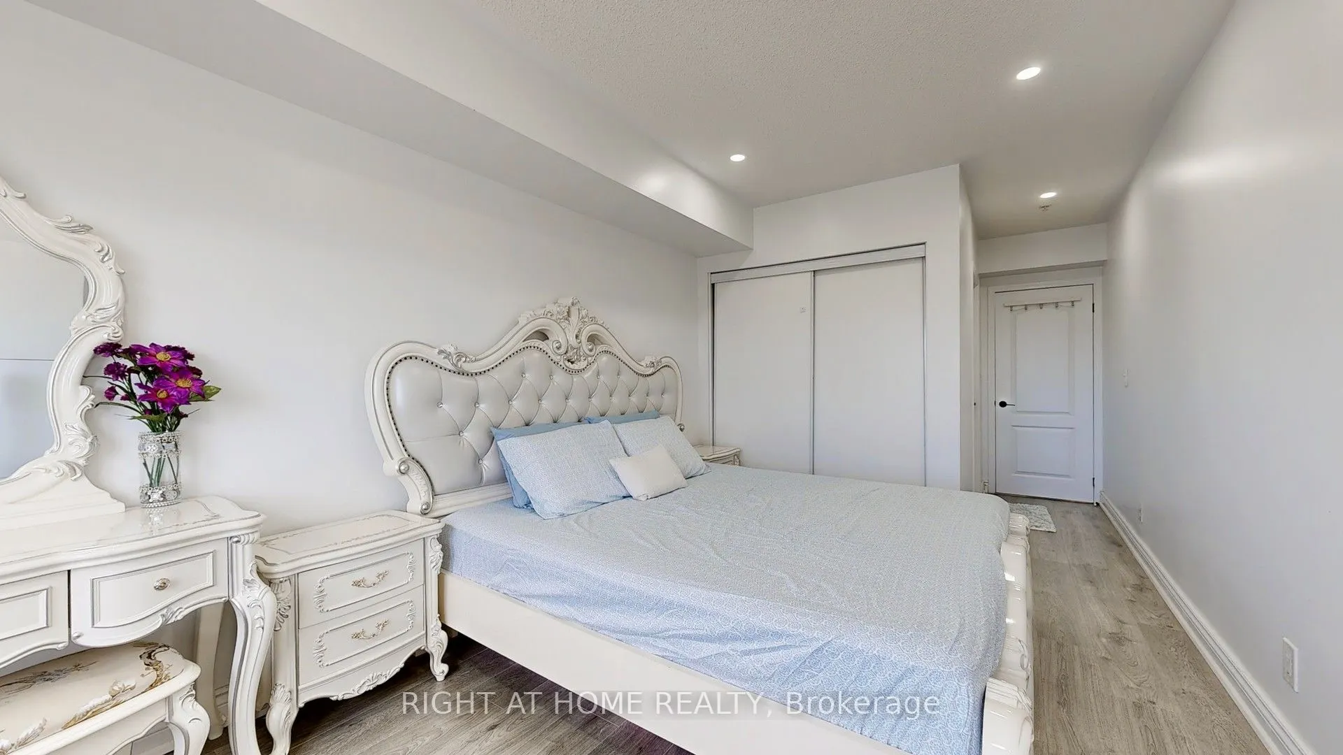 10 Mendelssohn Street, #325
