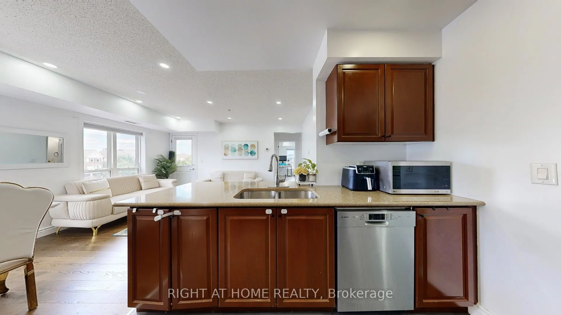 10 Mendelssohn Street, #325
