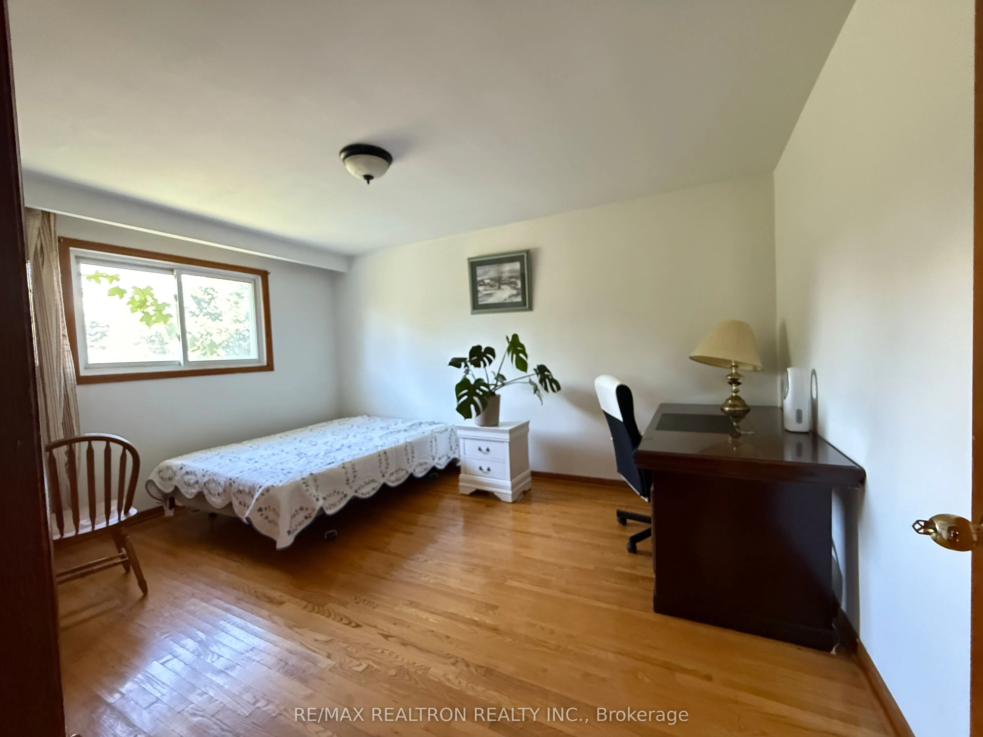 34 Iangrove Terrace, #Main Floor