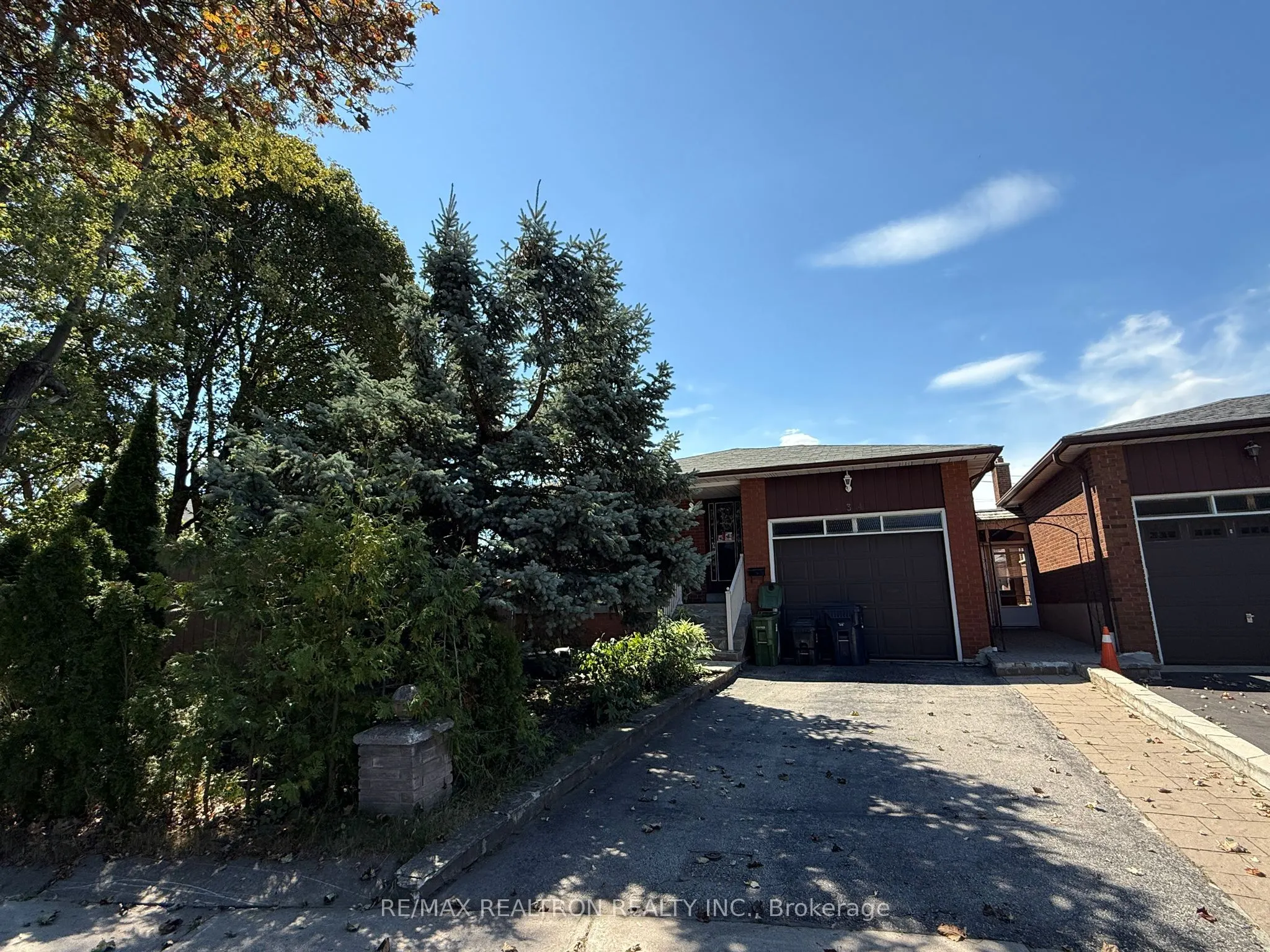 34 Iangrove Terrace, #Main Floor