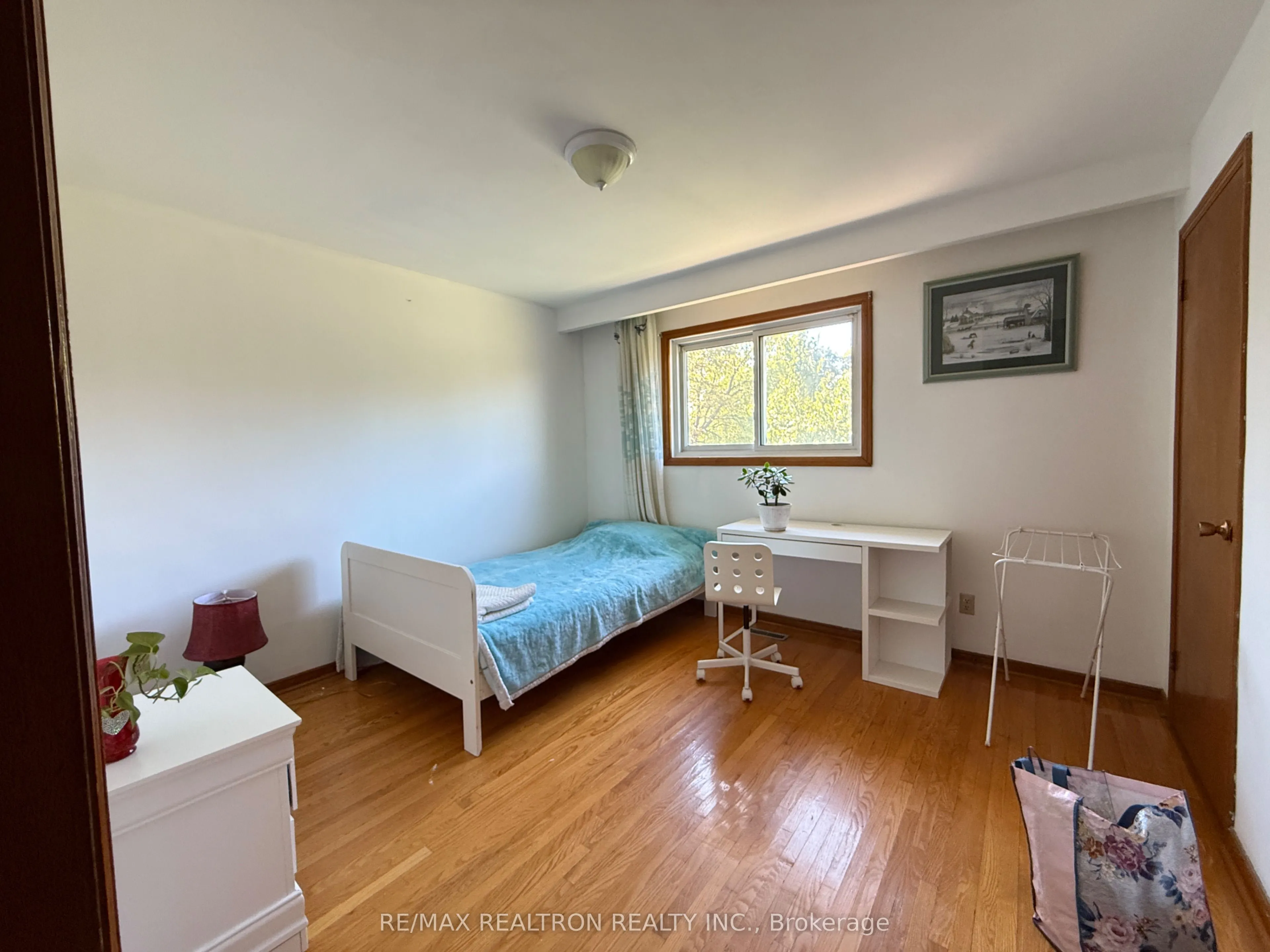 34 Iangrove Terrace, #Main Floor