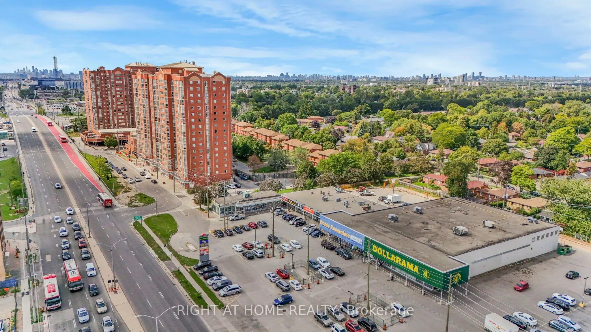 2466 Eglinton Avenue E, #707