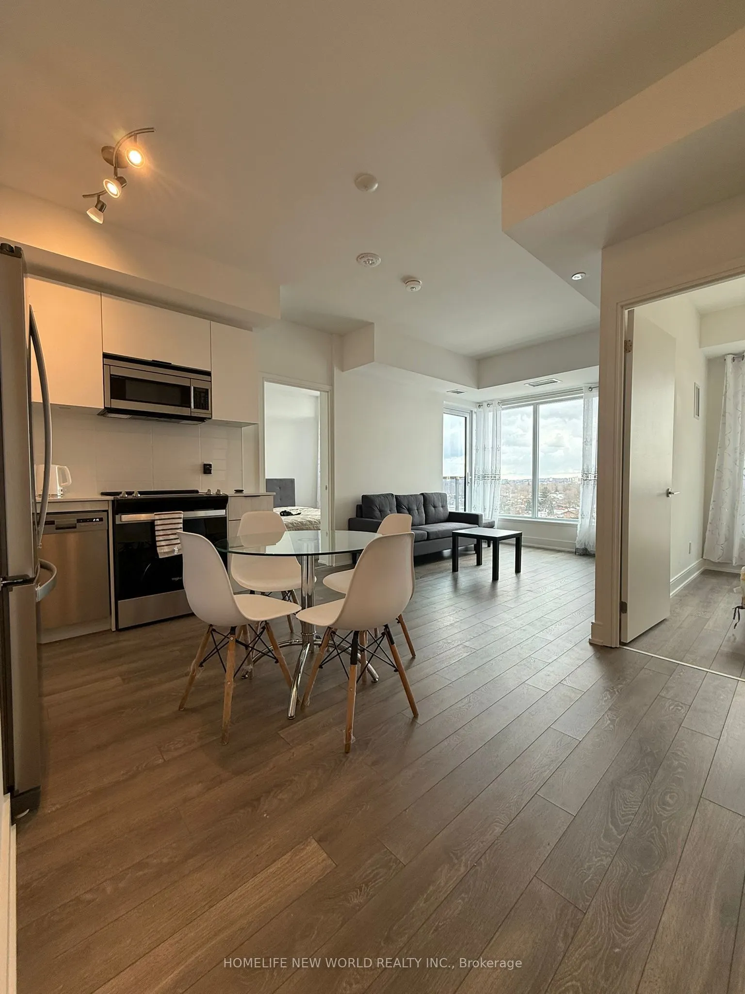 1350 Ellesmere Road, #912