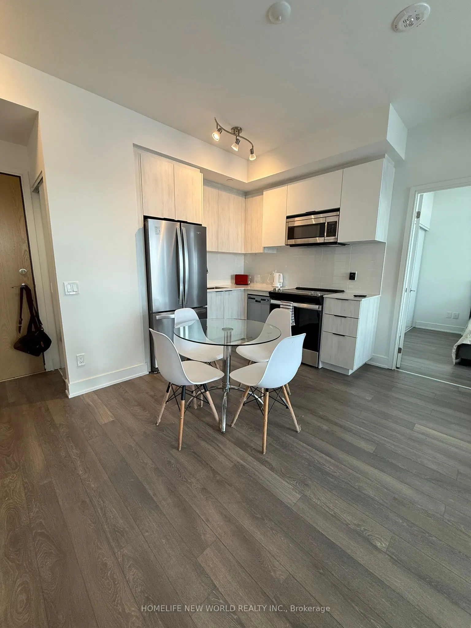 1350 Ellesmere Road, #912