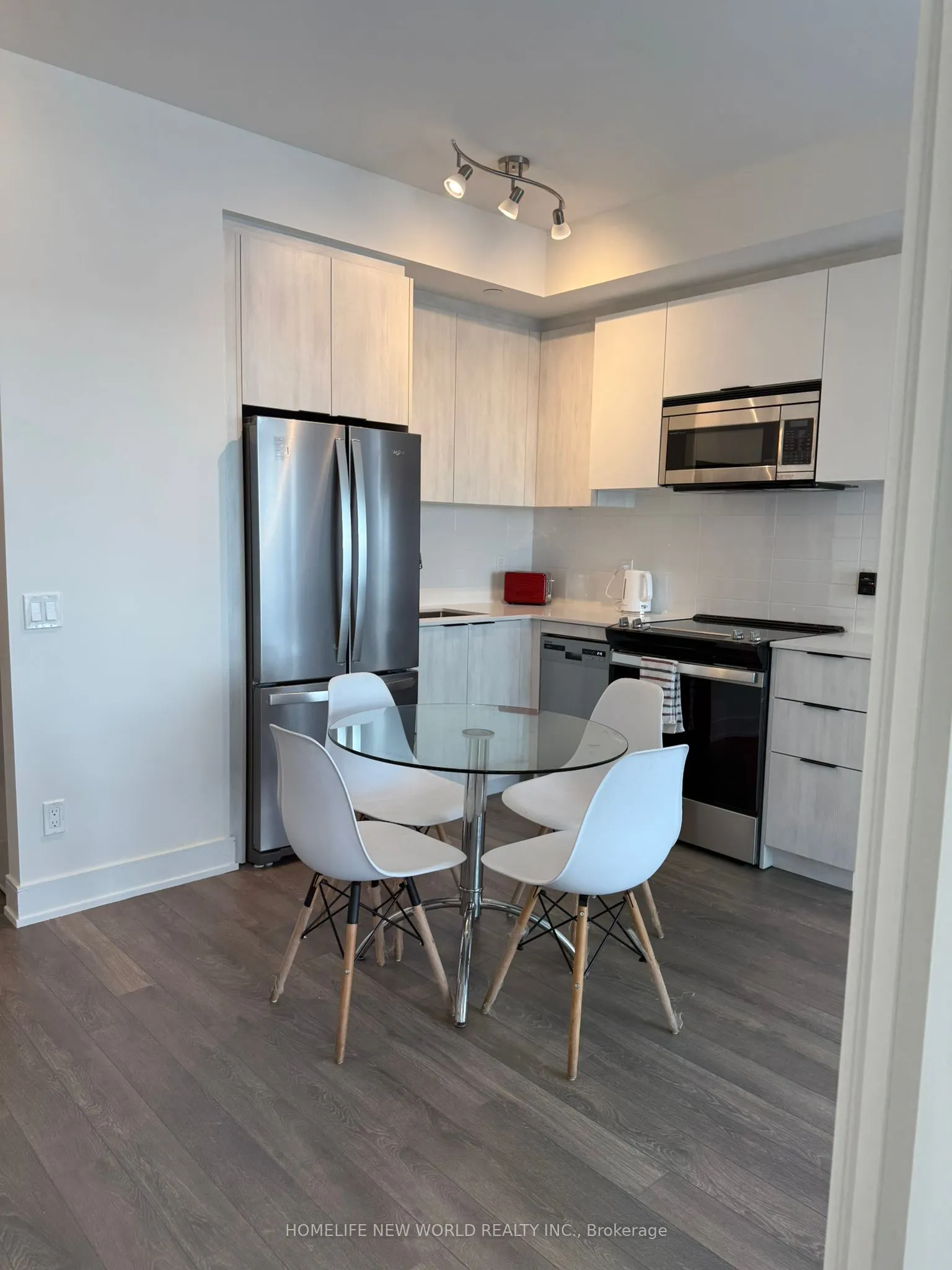 1350 Ellesmere Road, #912