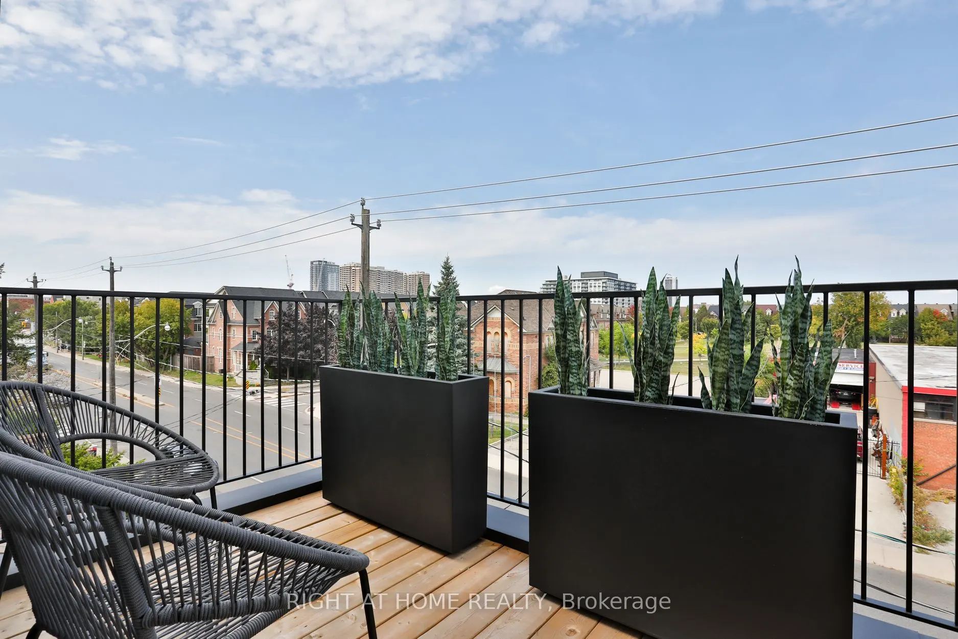 2343 Gerrard Street E, #Sky