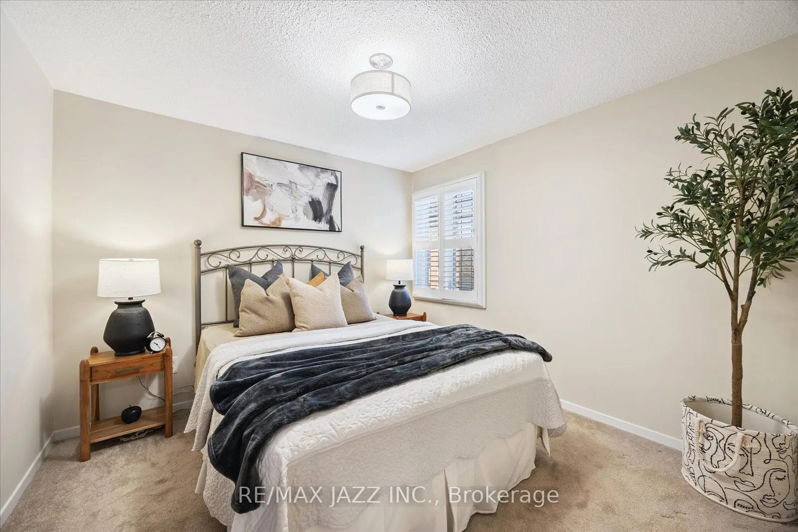 14 Grover Drive