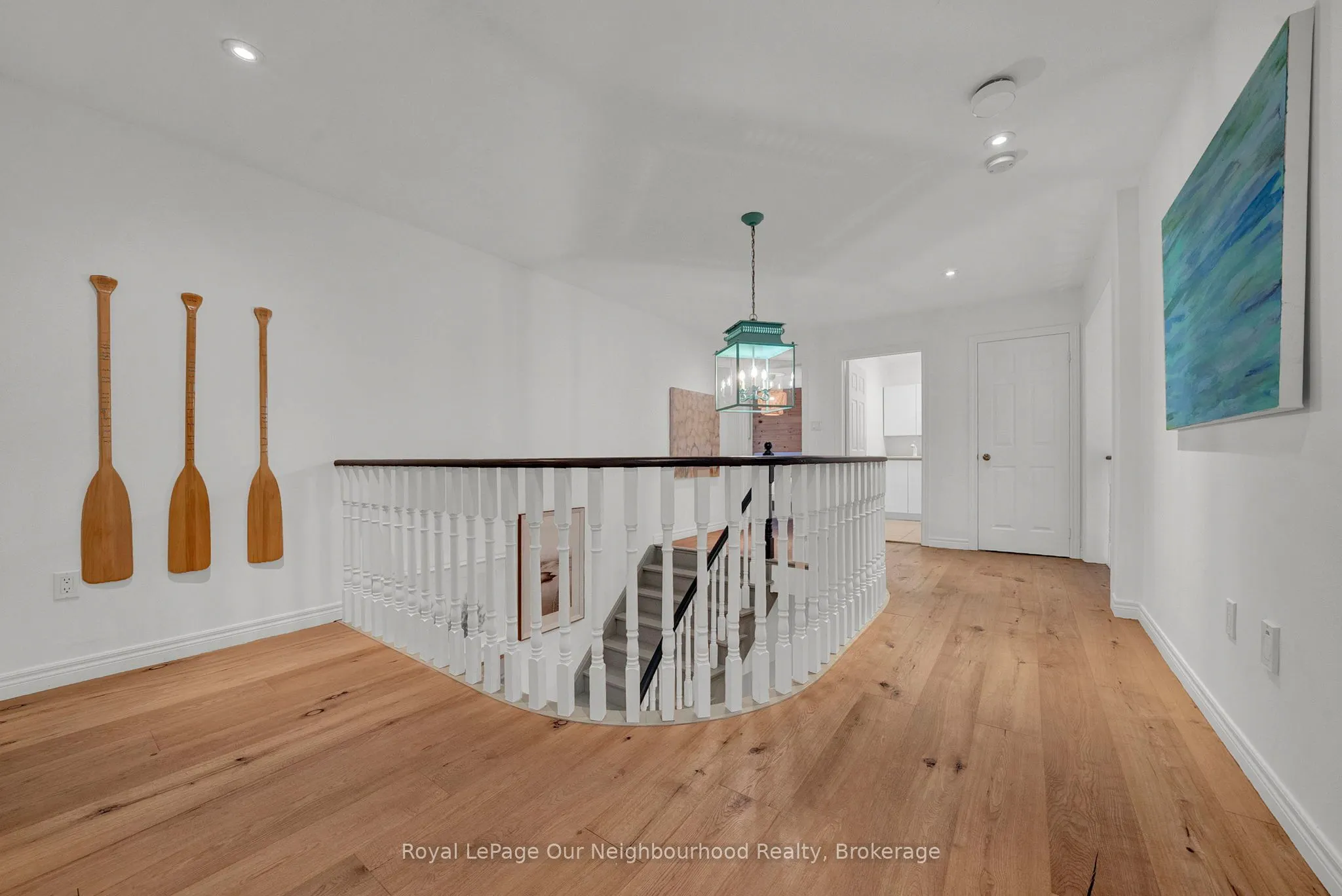 106 Hoile Drive N