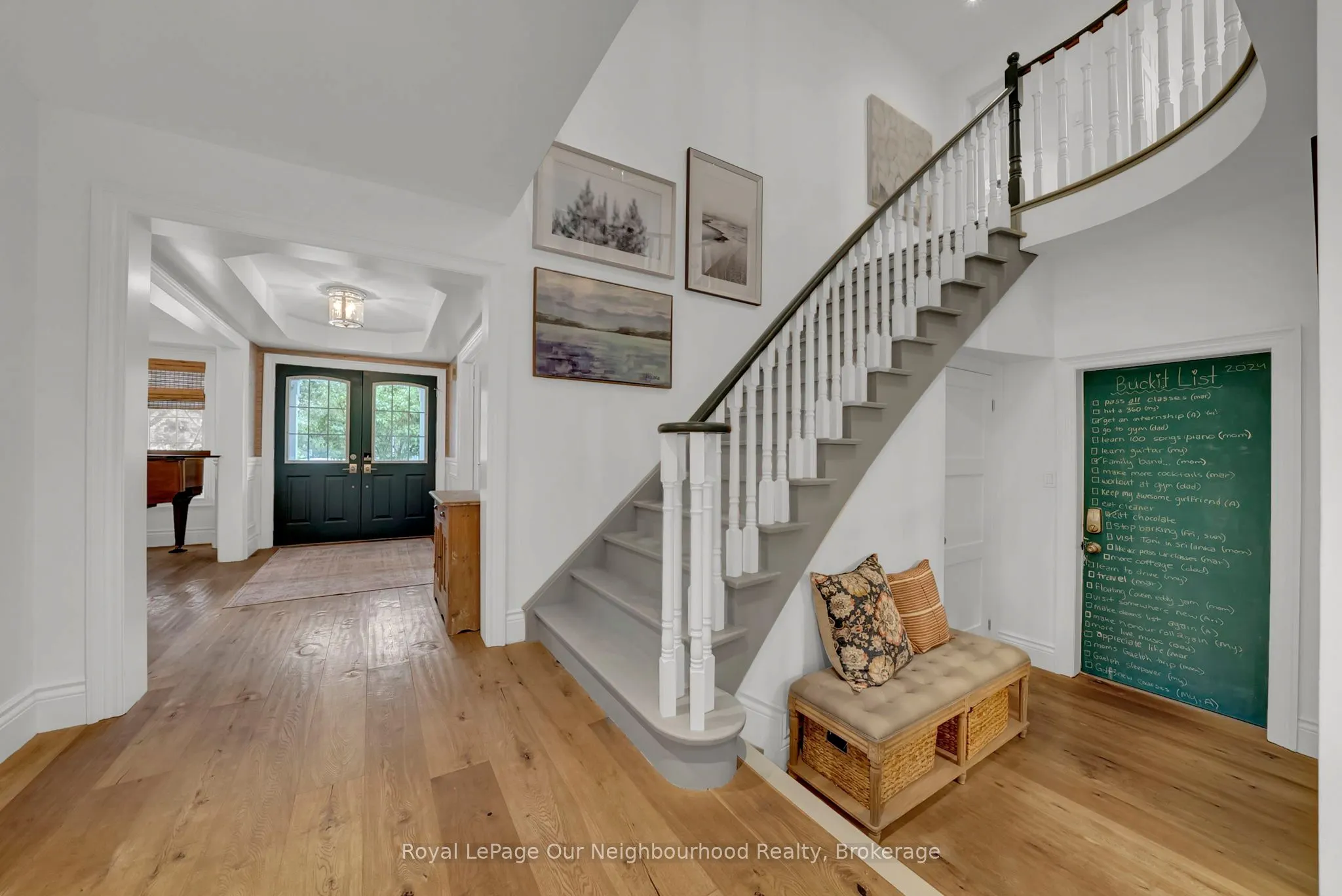106 Hoile Drive N