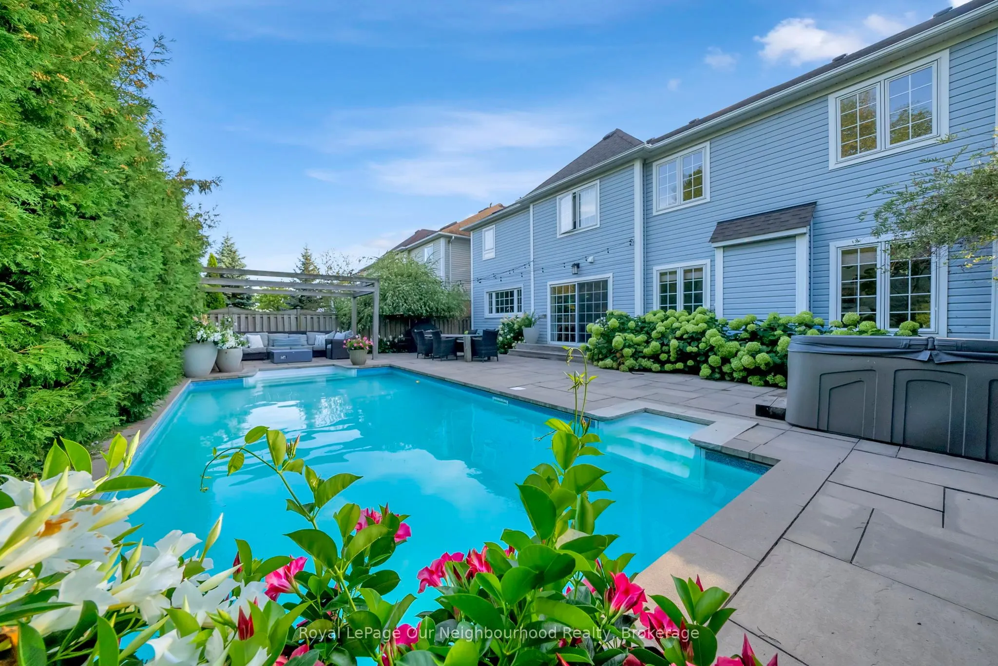 106 Hoile Drive N