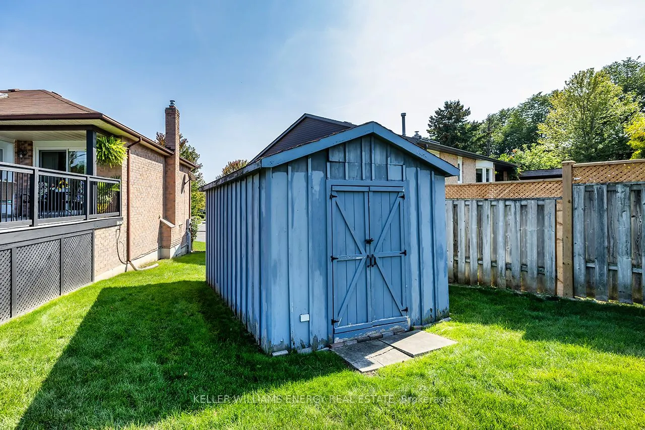 623 Dunrobin Court