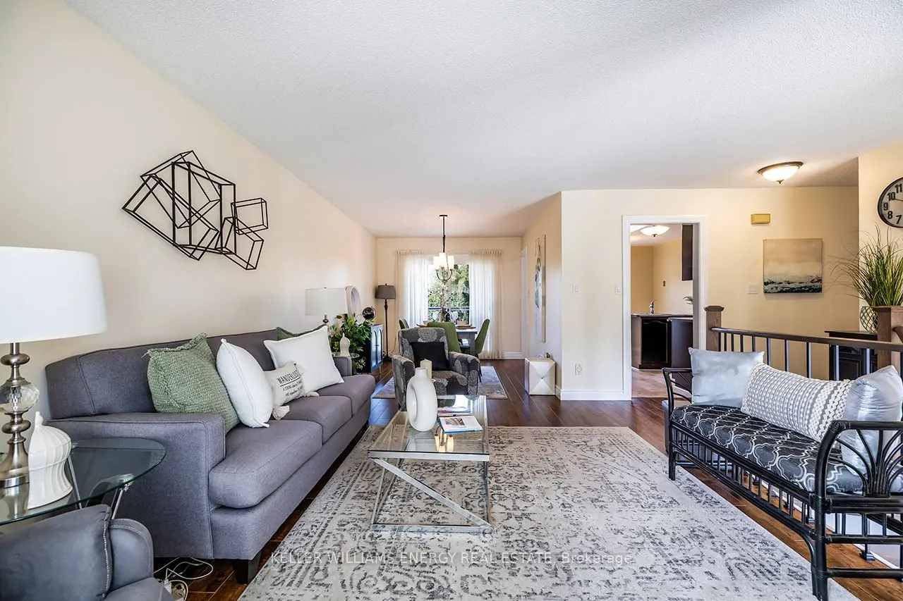 623 Dunrobin Court