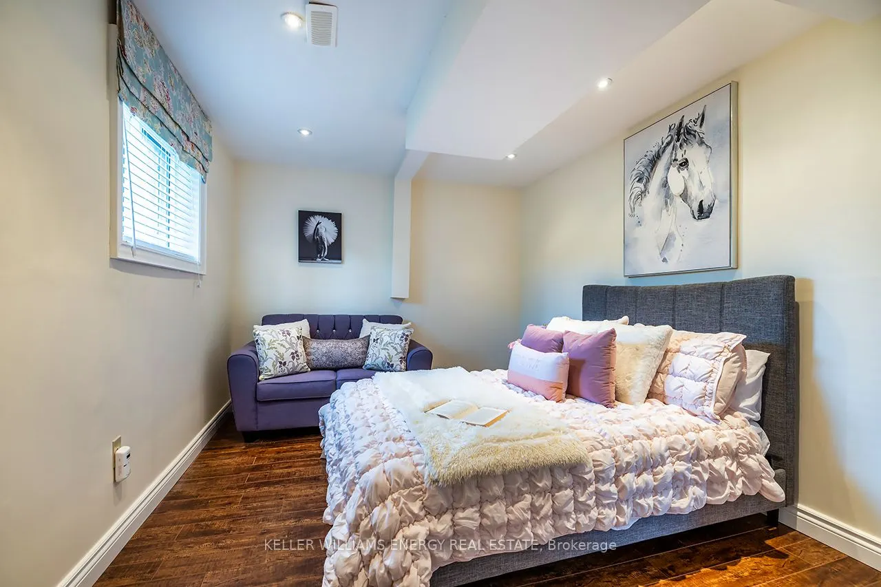 623 Dunrobin Court