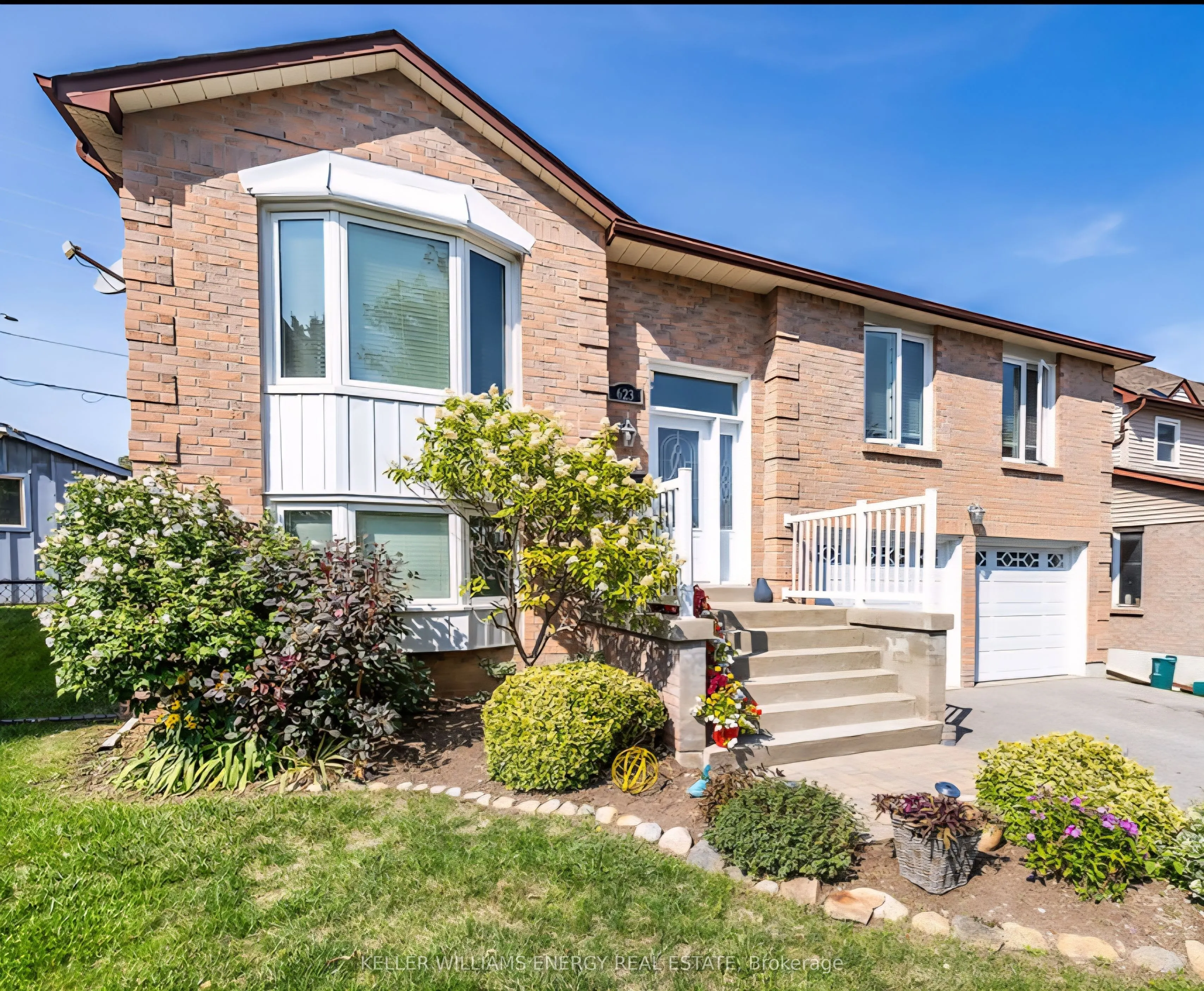 623 Dunrobin Court