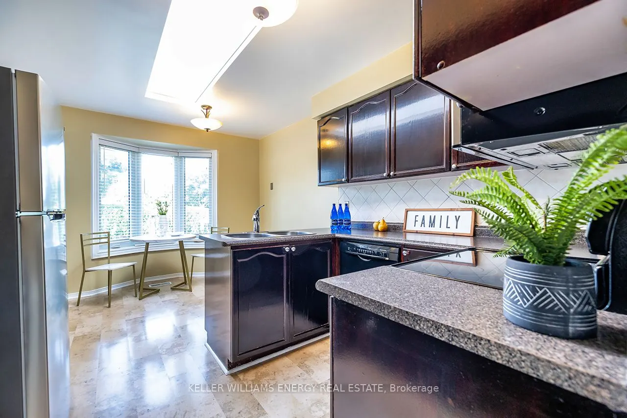 623 Dunrobin Court