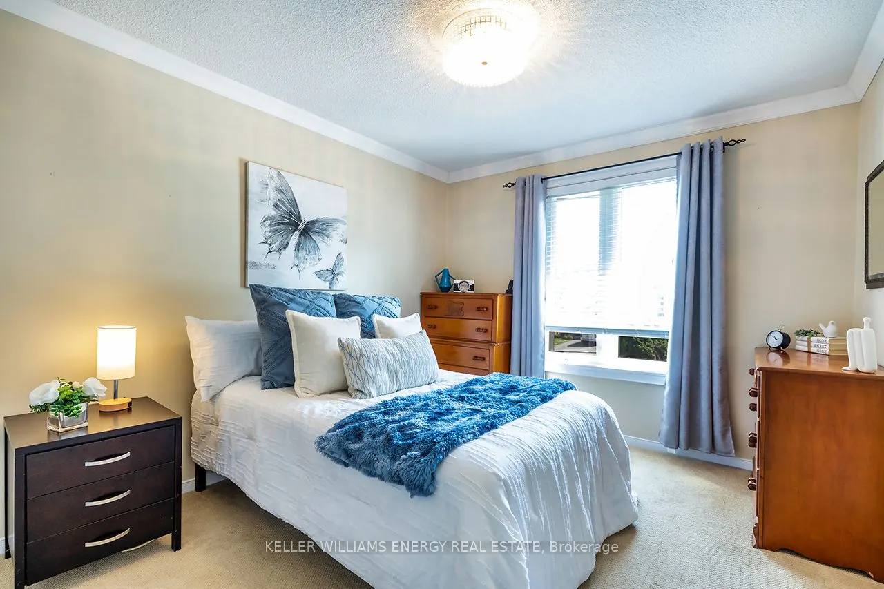 623 Dunrobin Court