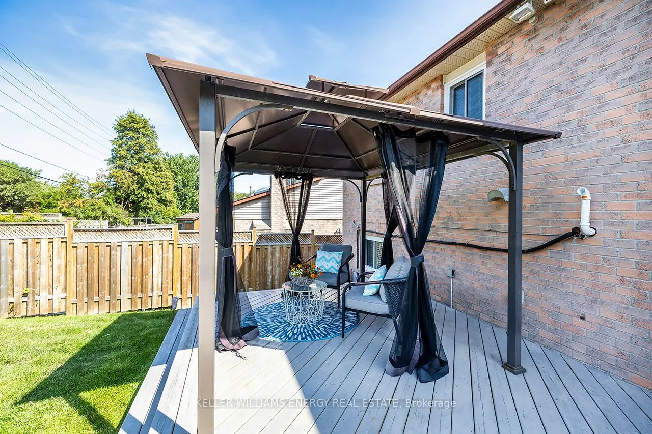 623 Dunrobin Court