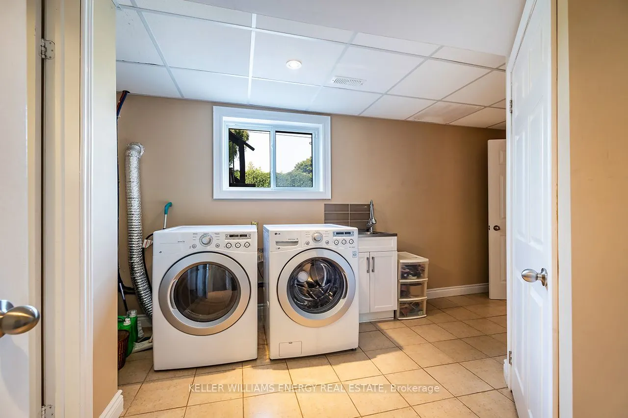 623 Dunrobin Court