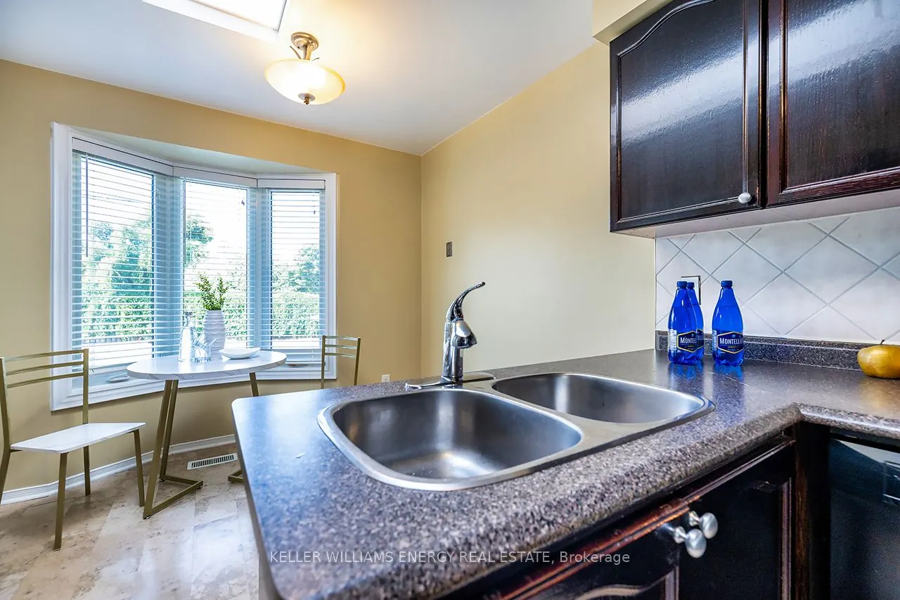 623 Dunrobin Court