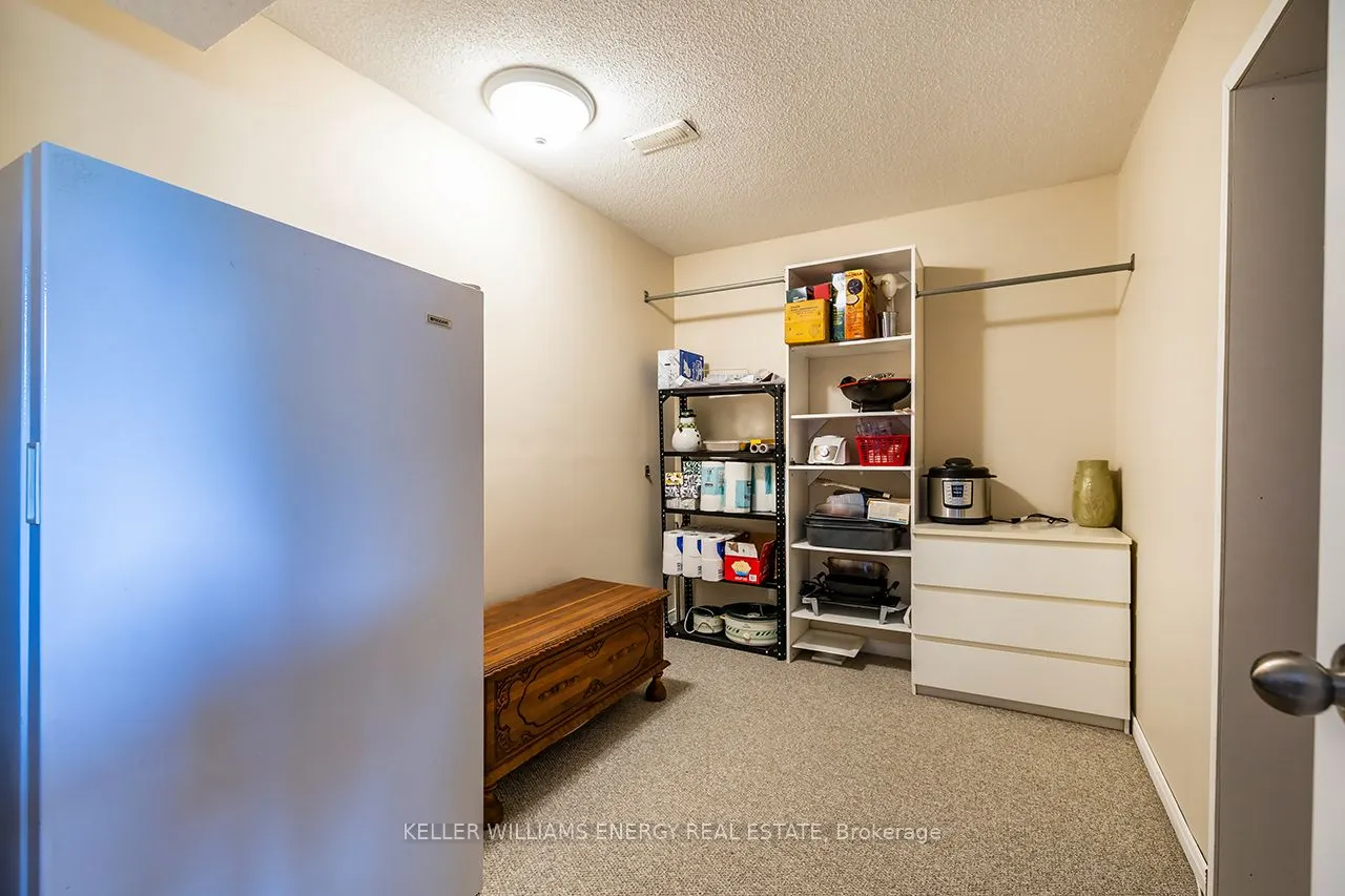 623 Dunrobin Court