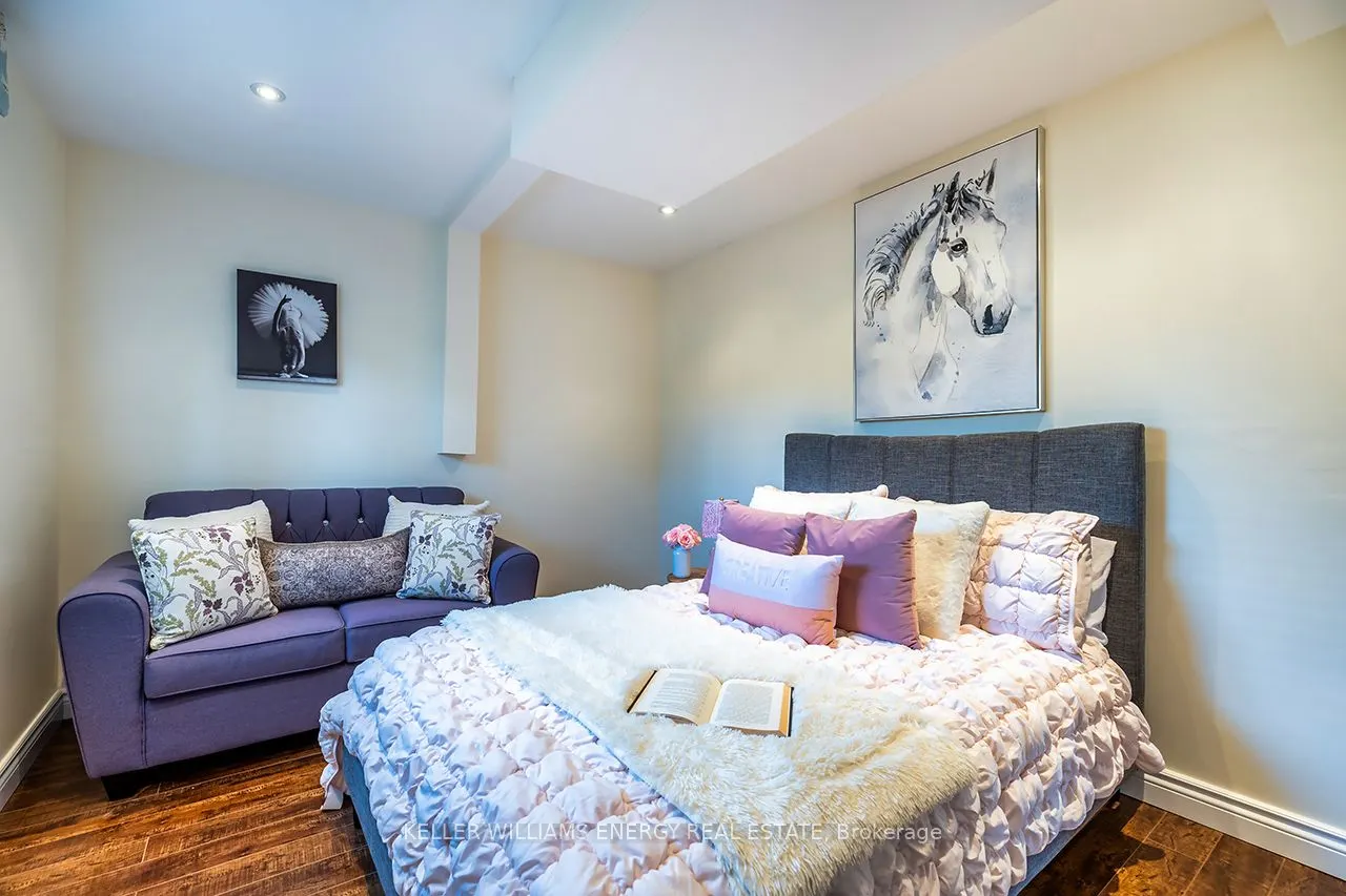 623 Dunrobin Court