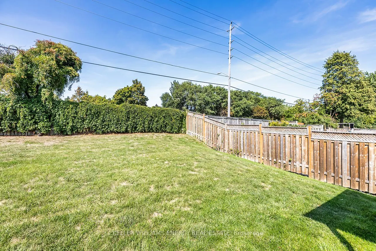 623 Dunrobin Court