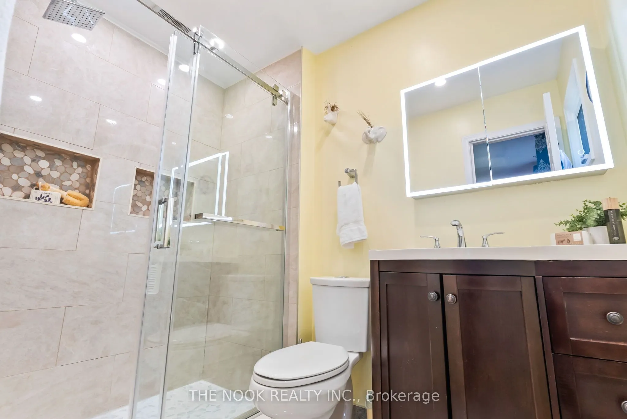 1041 Meadowridge Crescent