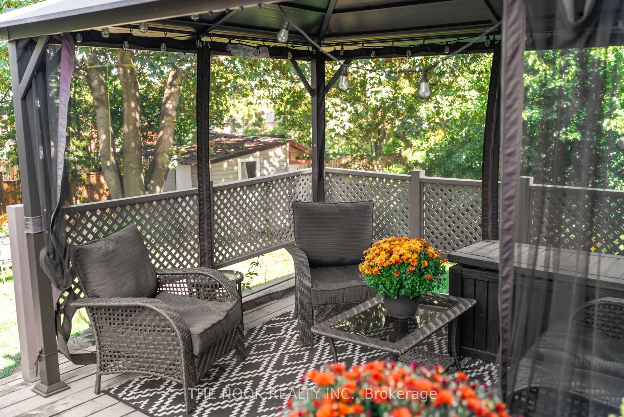 1041 Meadowridge Crescent