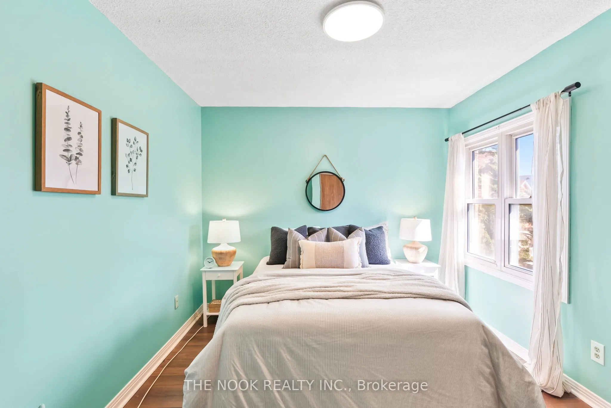 1041 Meadowridge Crescent