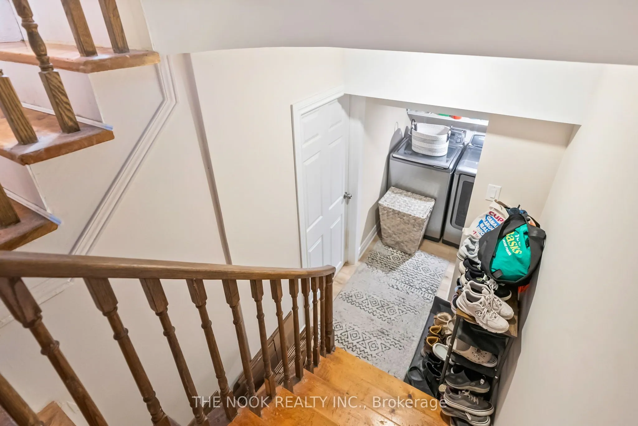 1041 Meadowridge Crescent