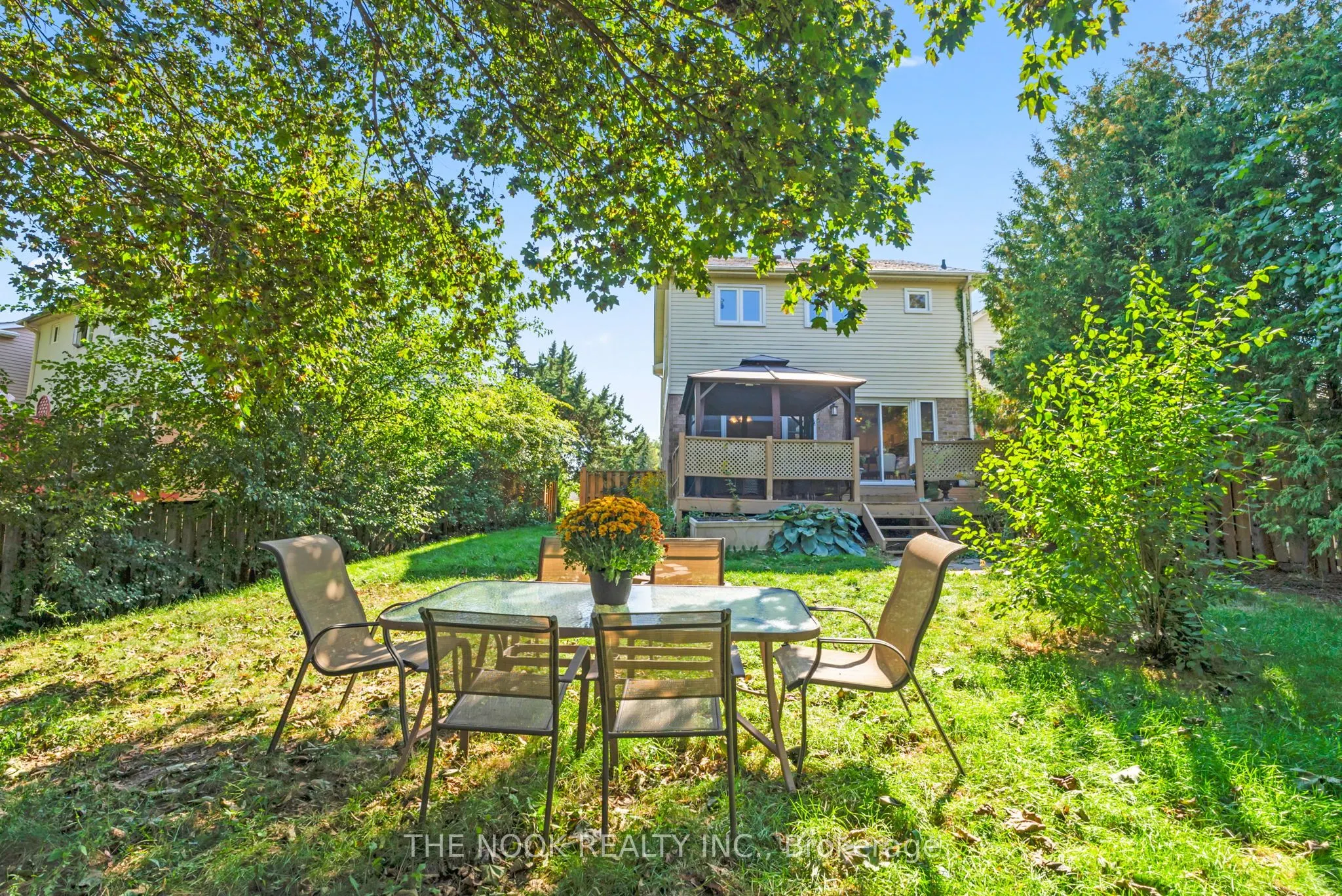 1041 Meadowridge Crescent