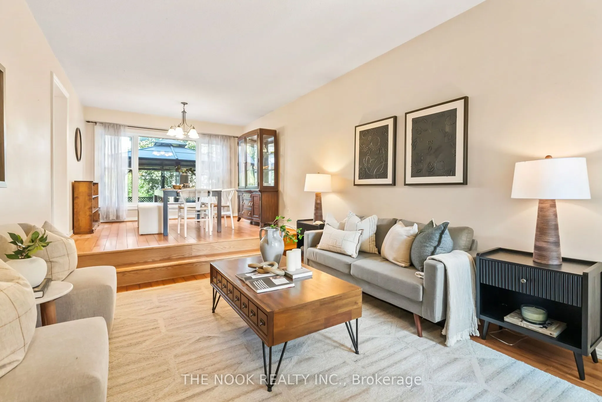 1041 Meadowridge Crescent