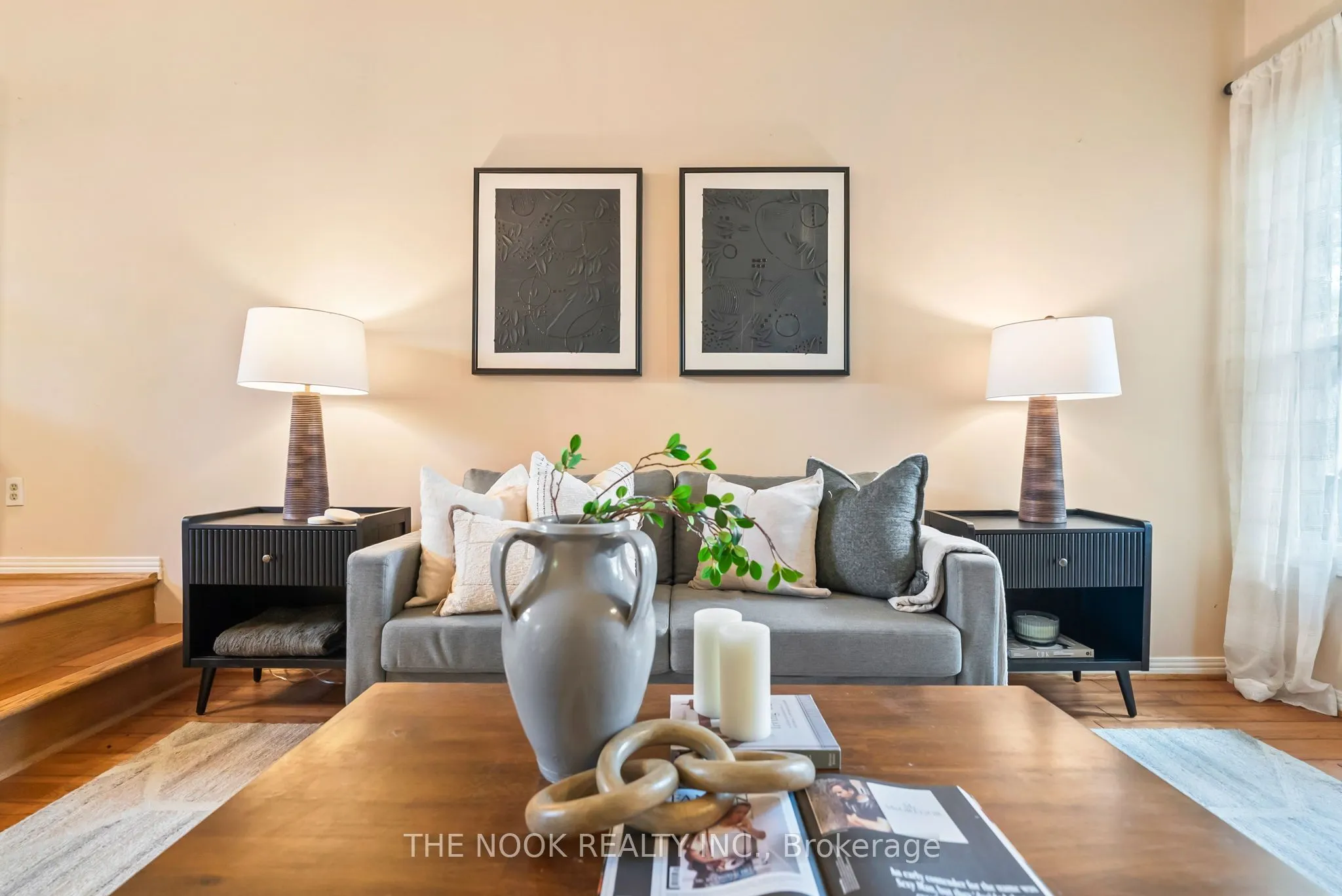 1041 Meadowridge Crescent