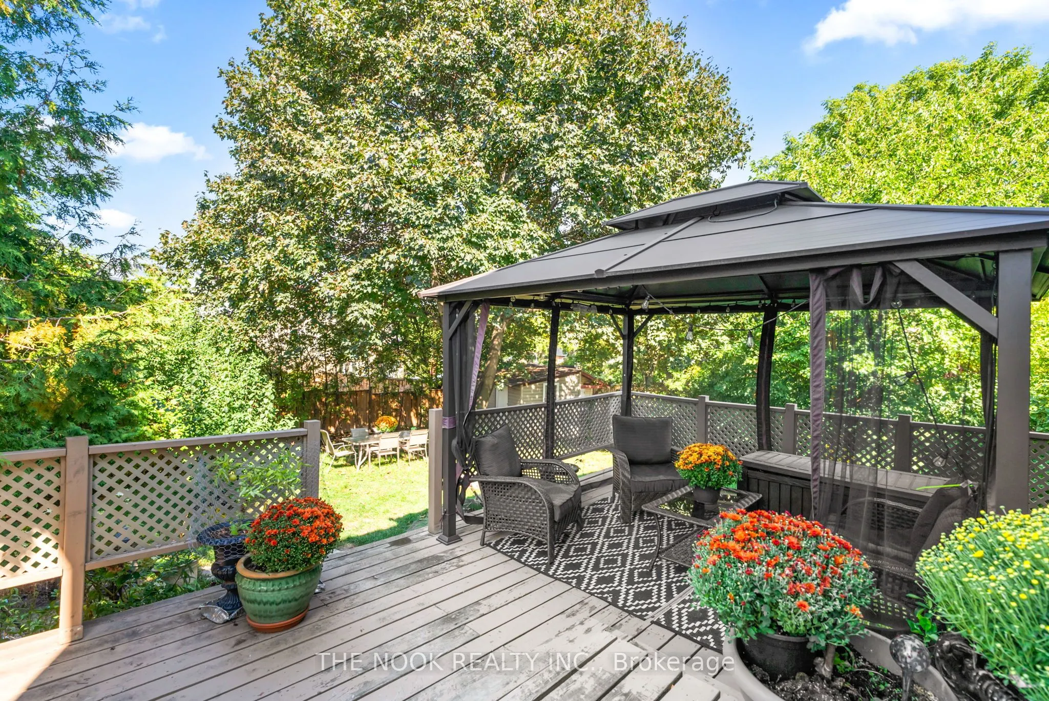 1041 Meadowridge Crescent