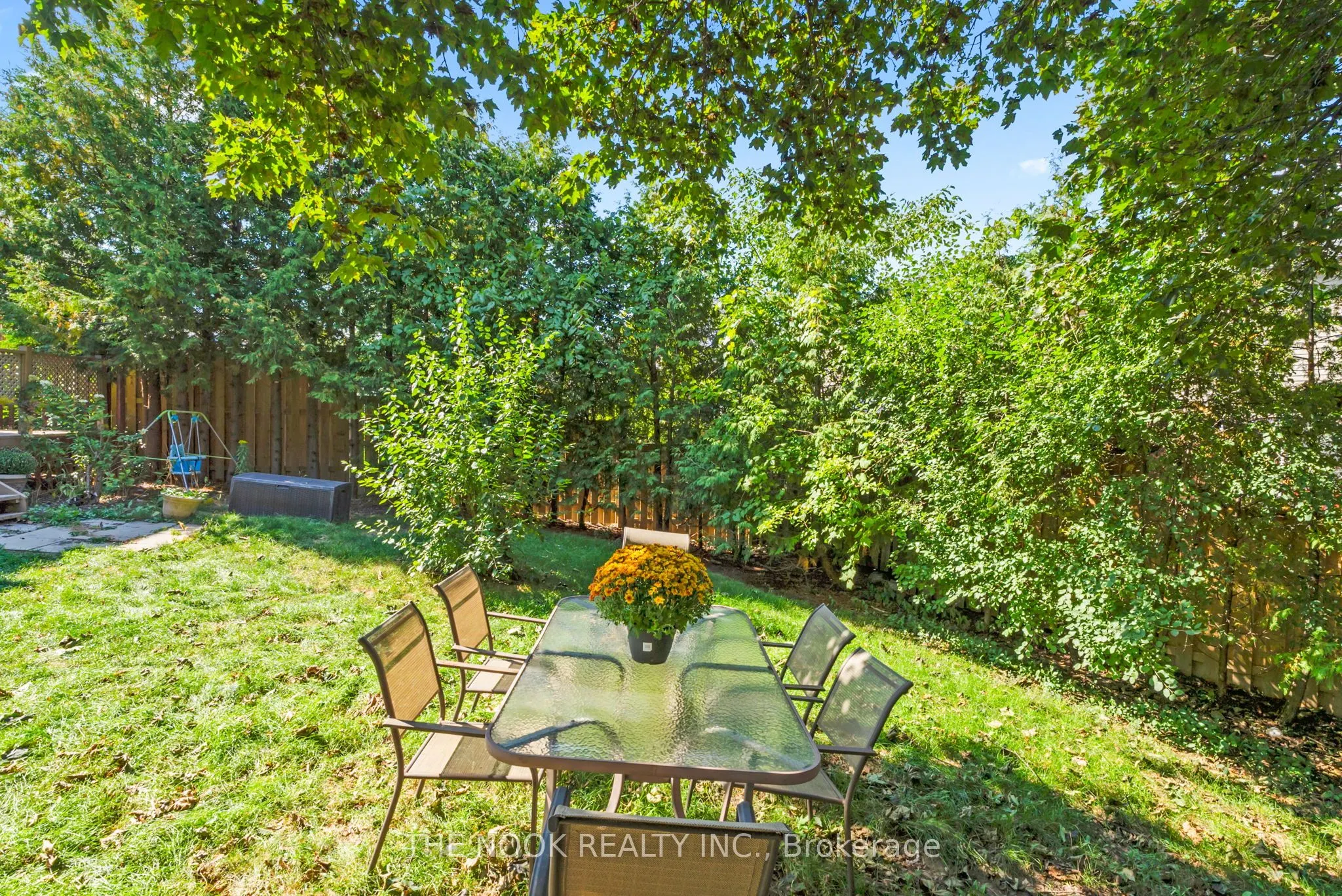 1041 Meadowridge Crescent