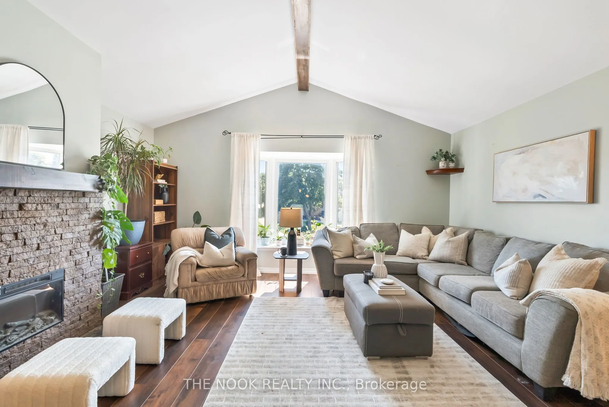 1041 Meadowridge Crescent