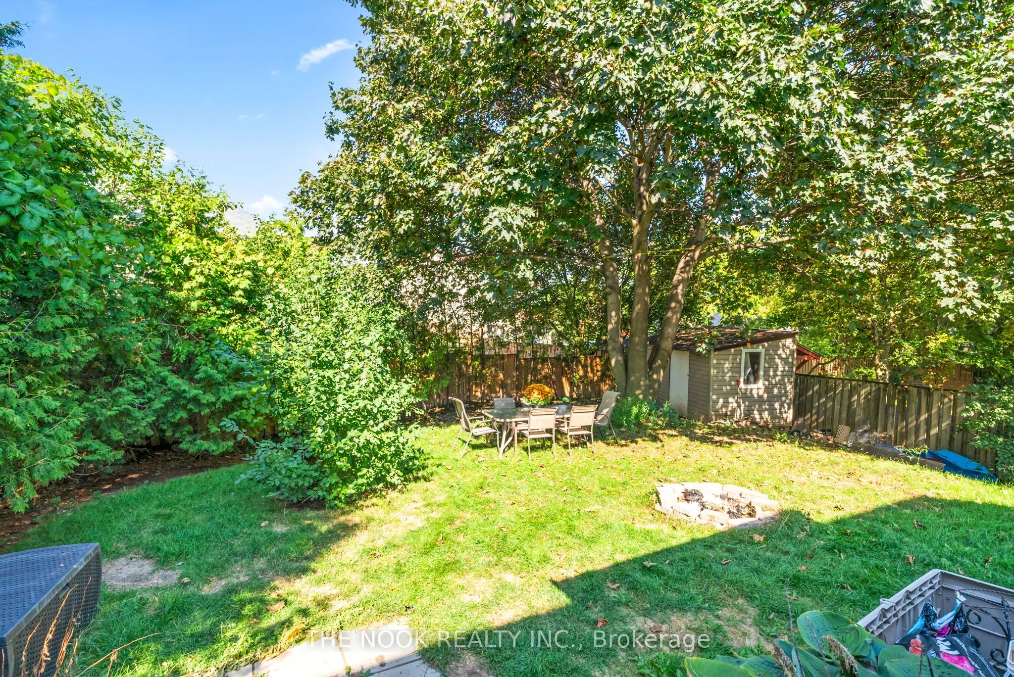 1041 Meadowridge Crescent