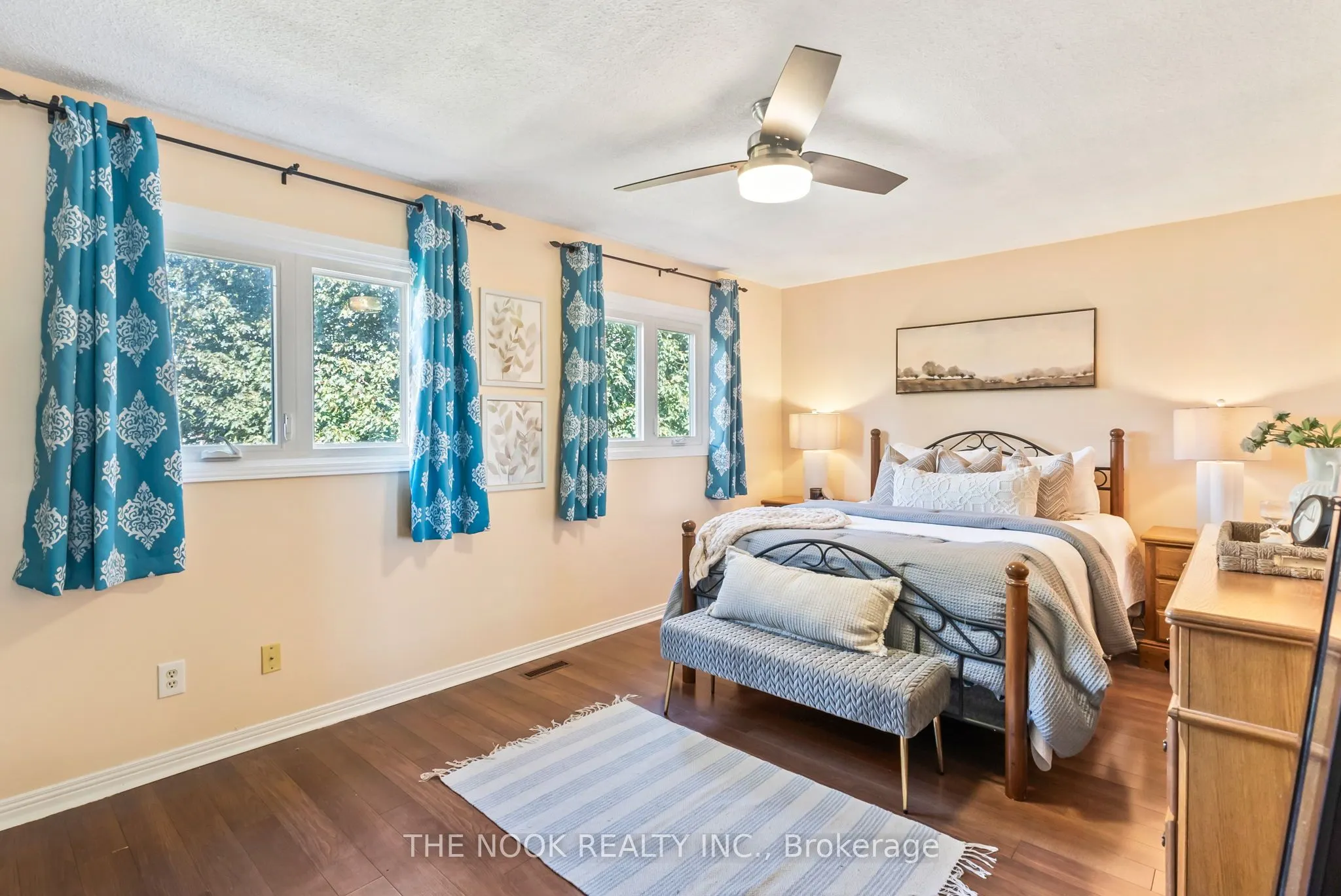 1041 Meadowridge Crescent