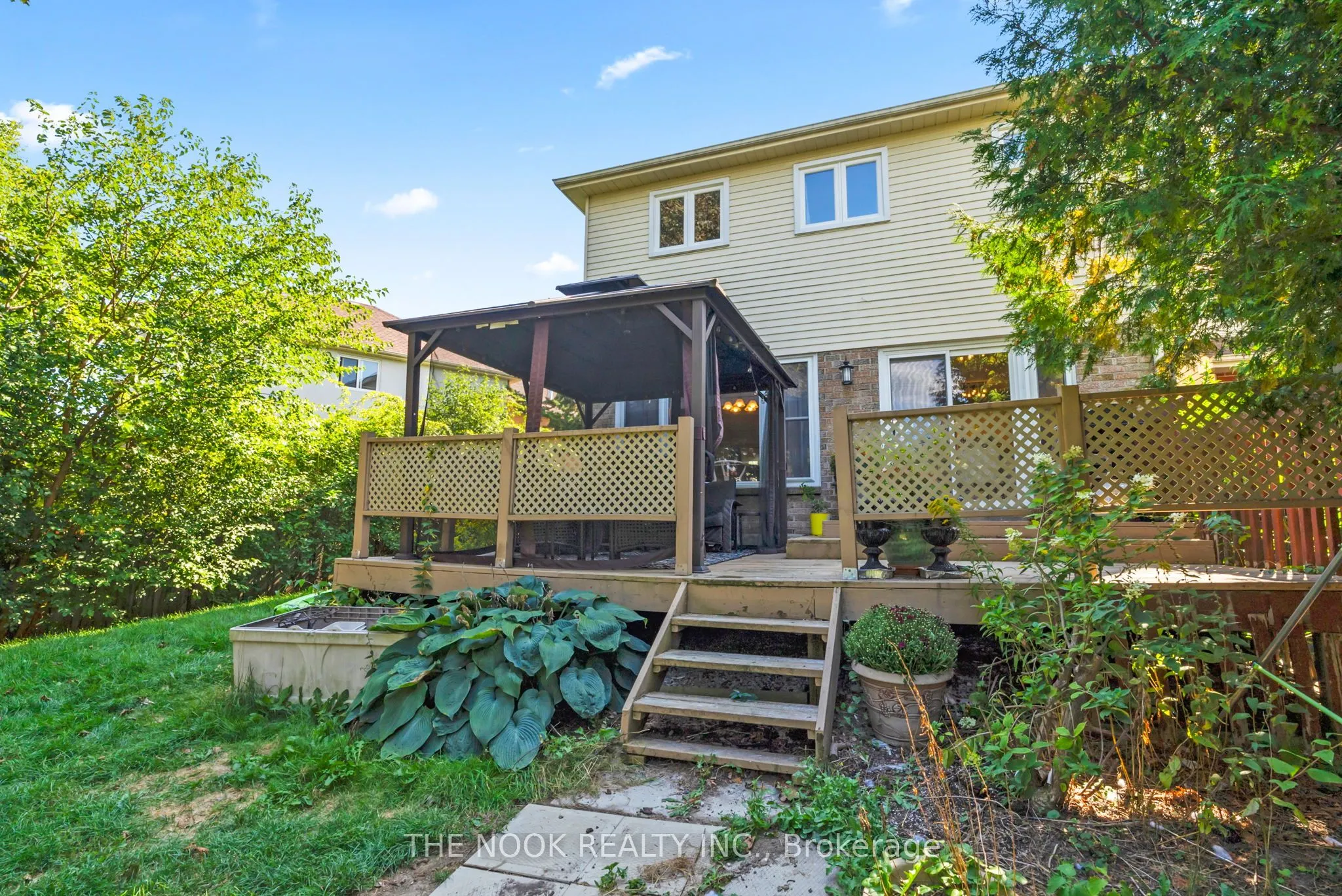 1041 Meadowridge Crescent