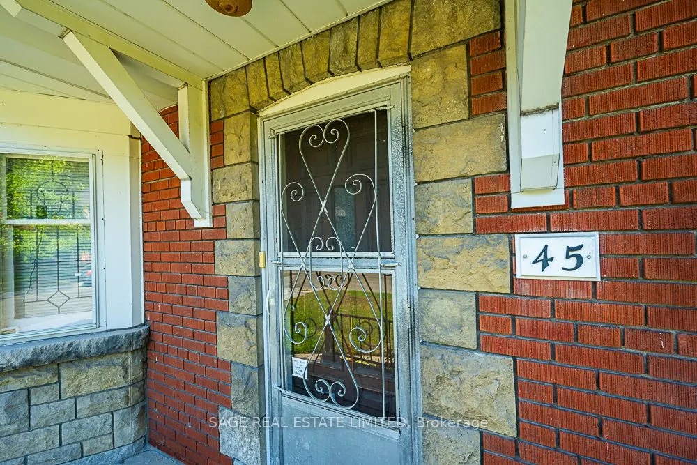 45 Four Oaks Gate