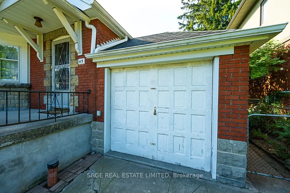 45 Four Oaks Gate