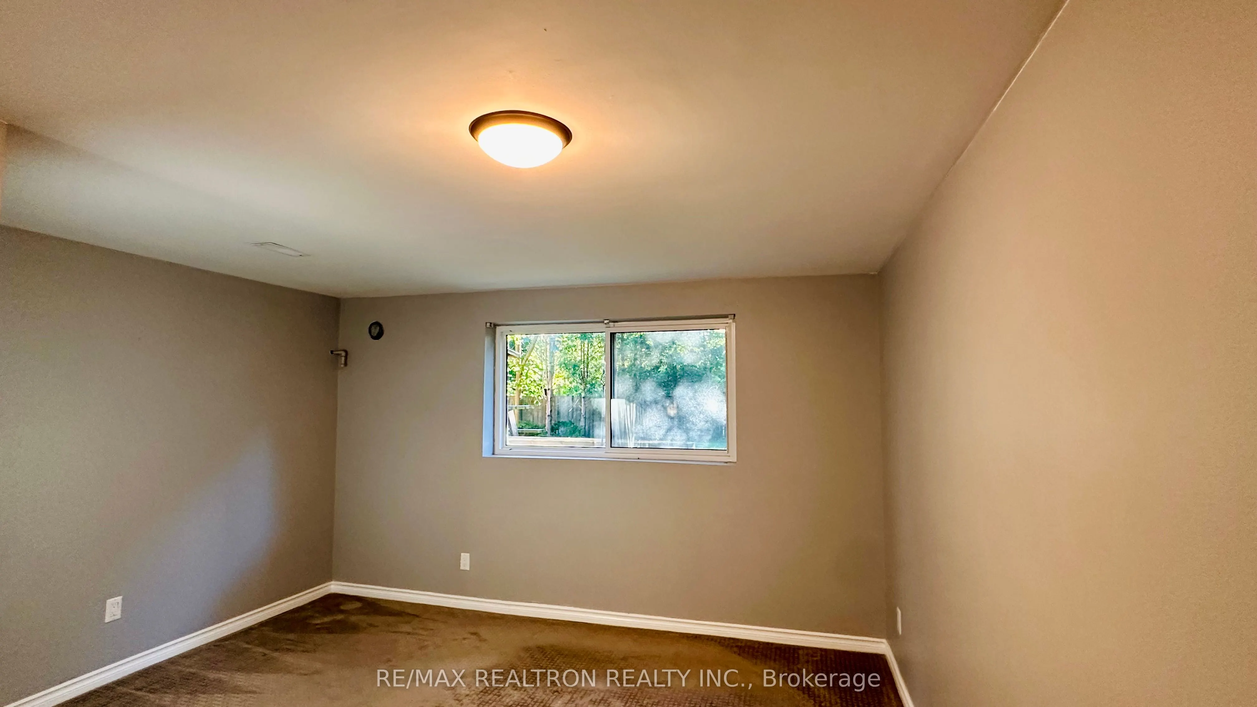 35 Harland Crescent