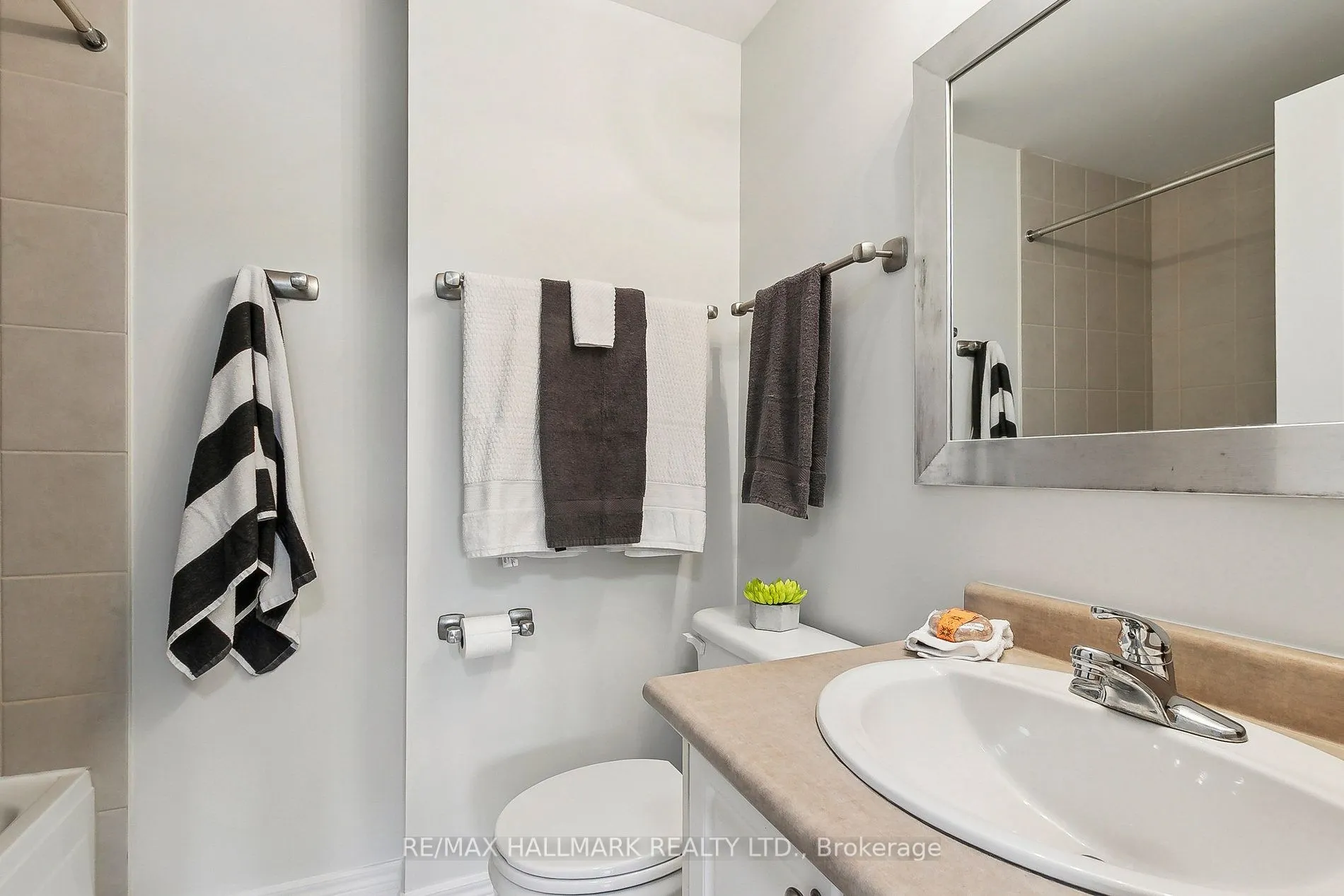 1 Lawlor Avenue, #206