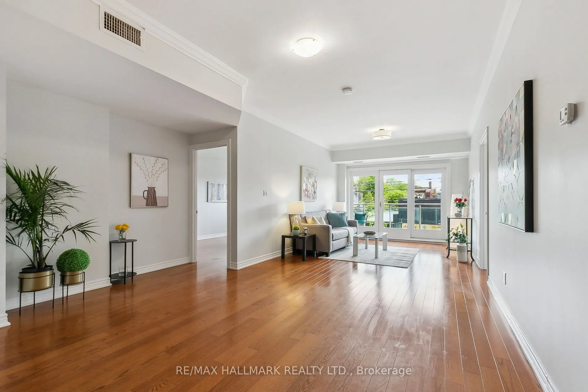 1 Lawlor Avenue, #206