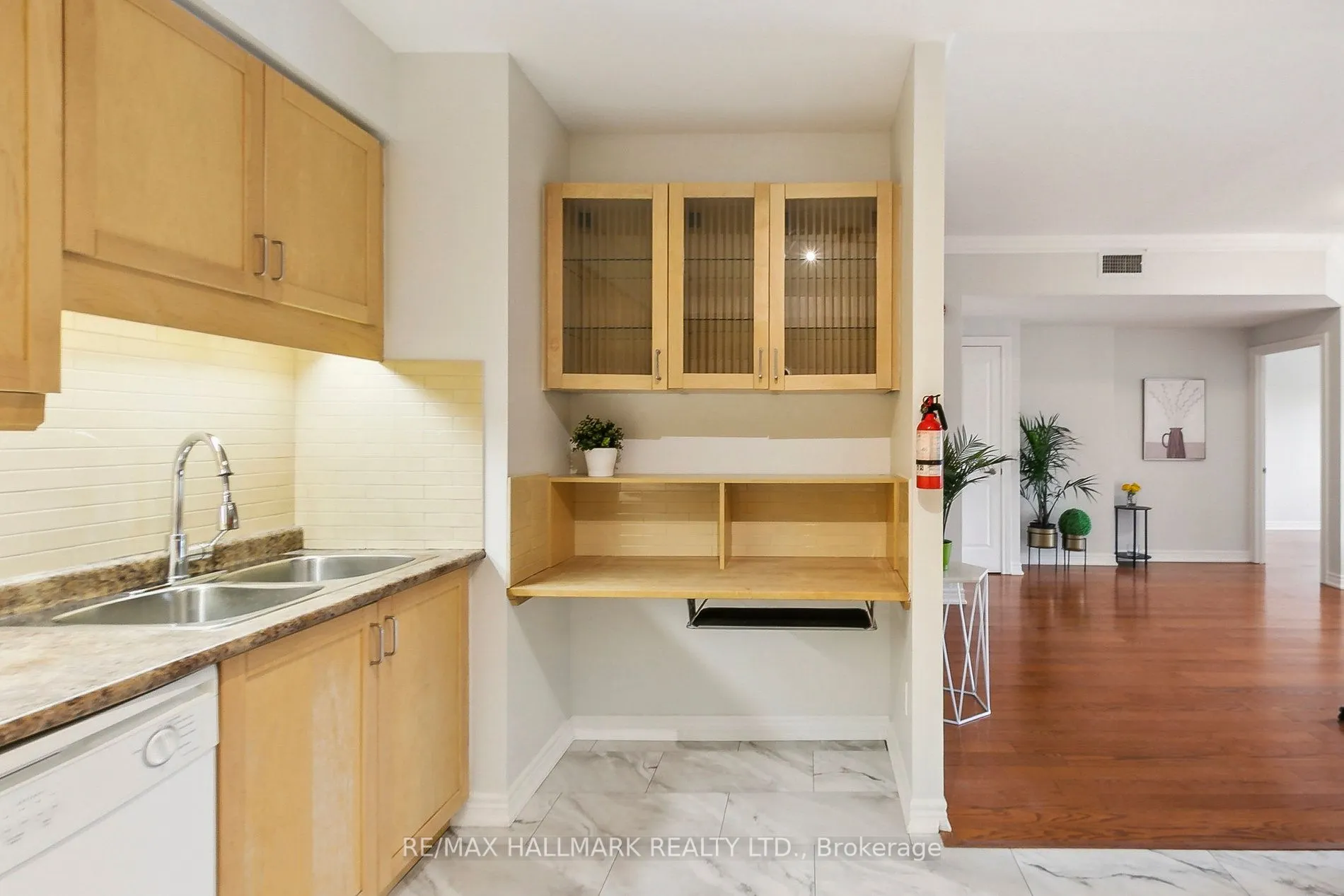 1 Lawlor Avenue, #206