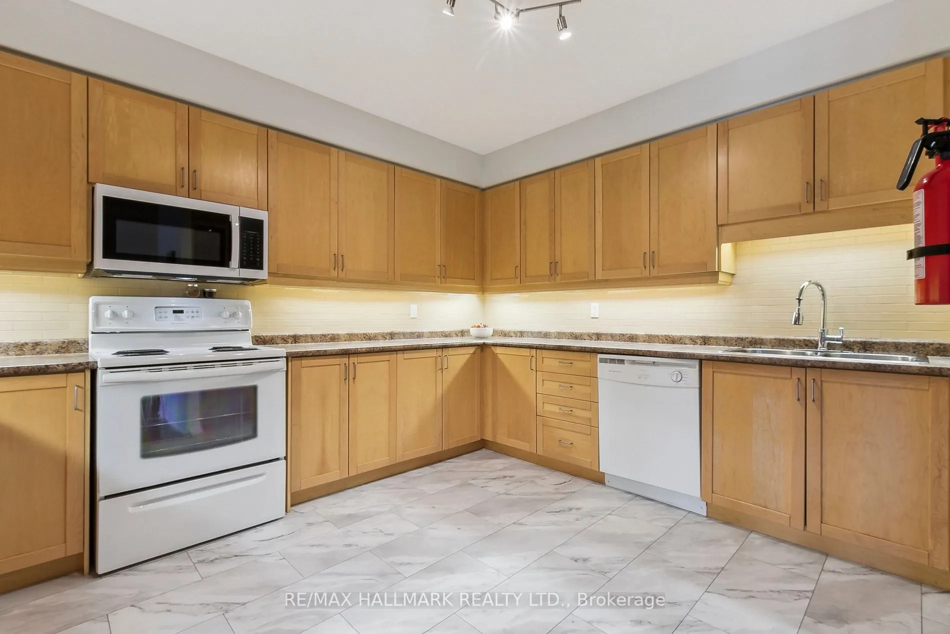 1 Lawlor Avenue, #206