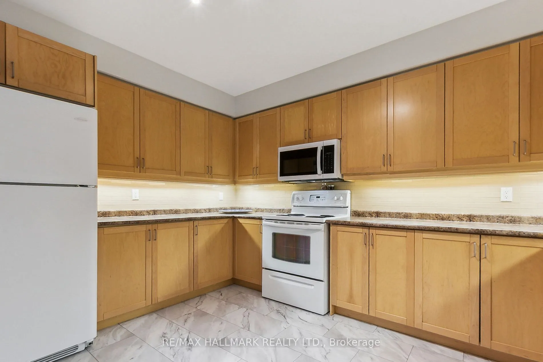 1 Lawlor Avenue, #206